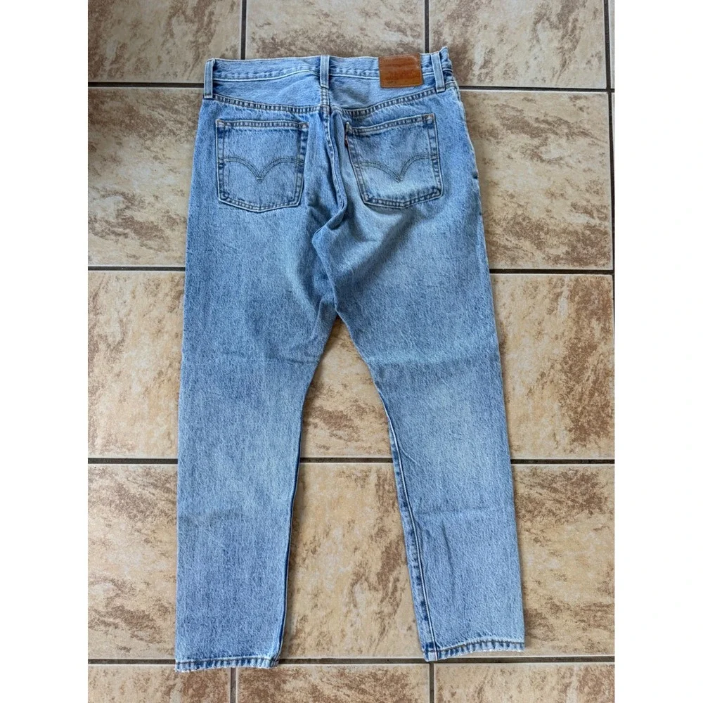 Levis Premium 501 Straight Distressed Light Wash Jeans 29 x 28 High Rise Button